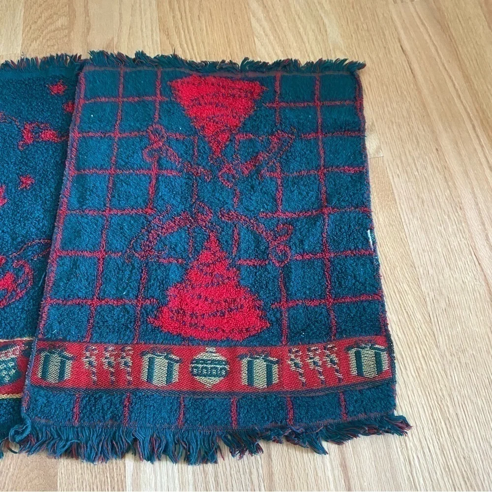 Vintage Christmas Fringe Tea Towel Bundle Lot of 4 Santa Christmas Tree Red